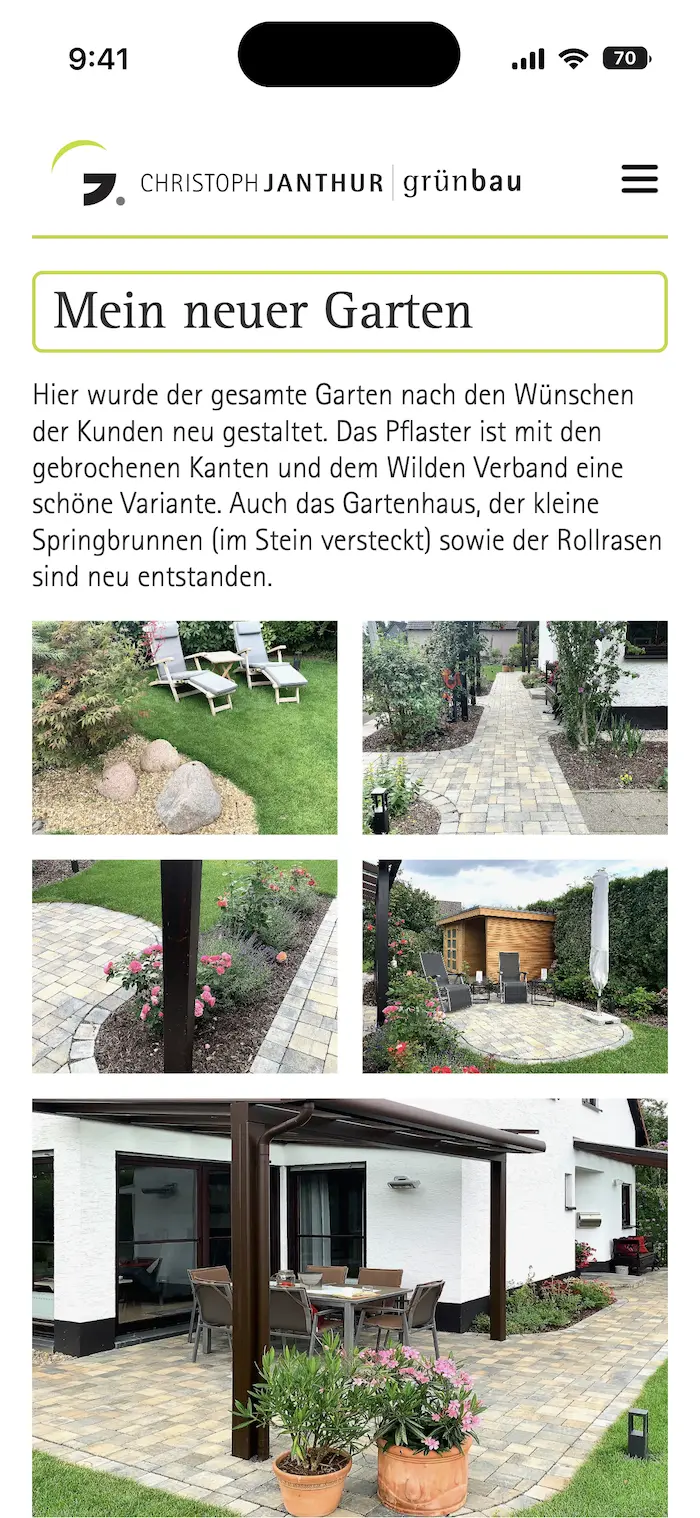 Vielseitige Gartengestaltung durch Christoph Janthur Grünbau, mit Pflasterwegen, Gartenmöbeln, Springbrunnen und gepflegtem Rollrasen auf einer Smartphone-Webseite dargestellt.